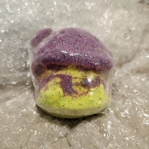 Fragrant Jewels bath bomb